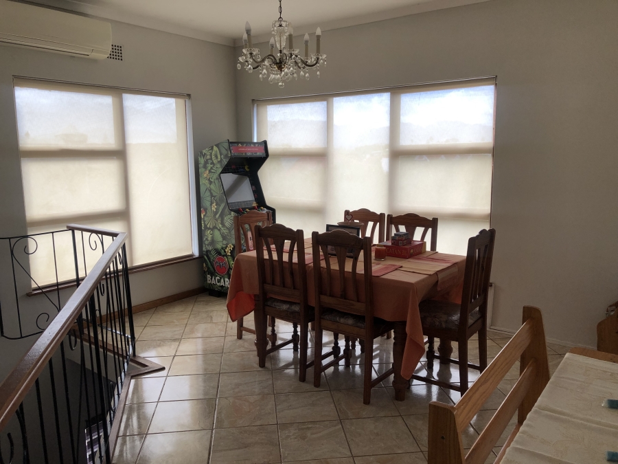 5 Bedroom Property for Sale in Strand North Western Cape